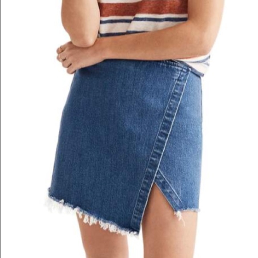 Made well denim skirt